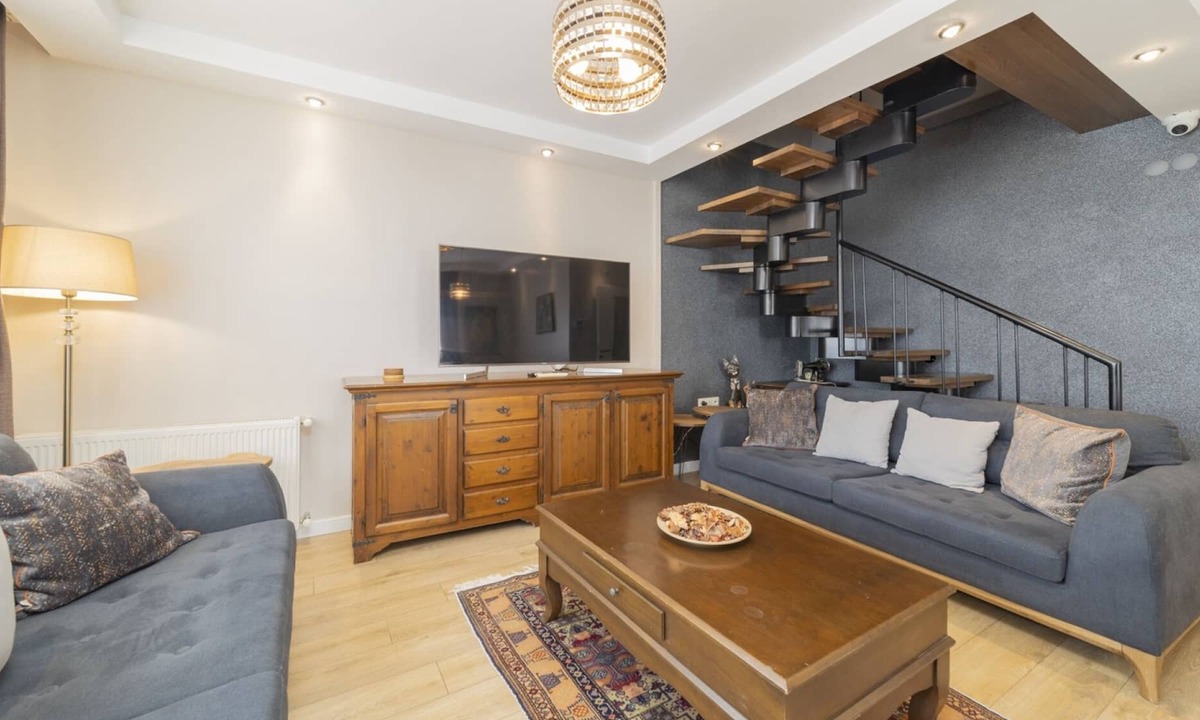 Liman Mahallesi Apartment | Duplex with Balcony 5 min to Konyaalti Beach