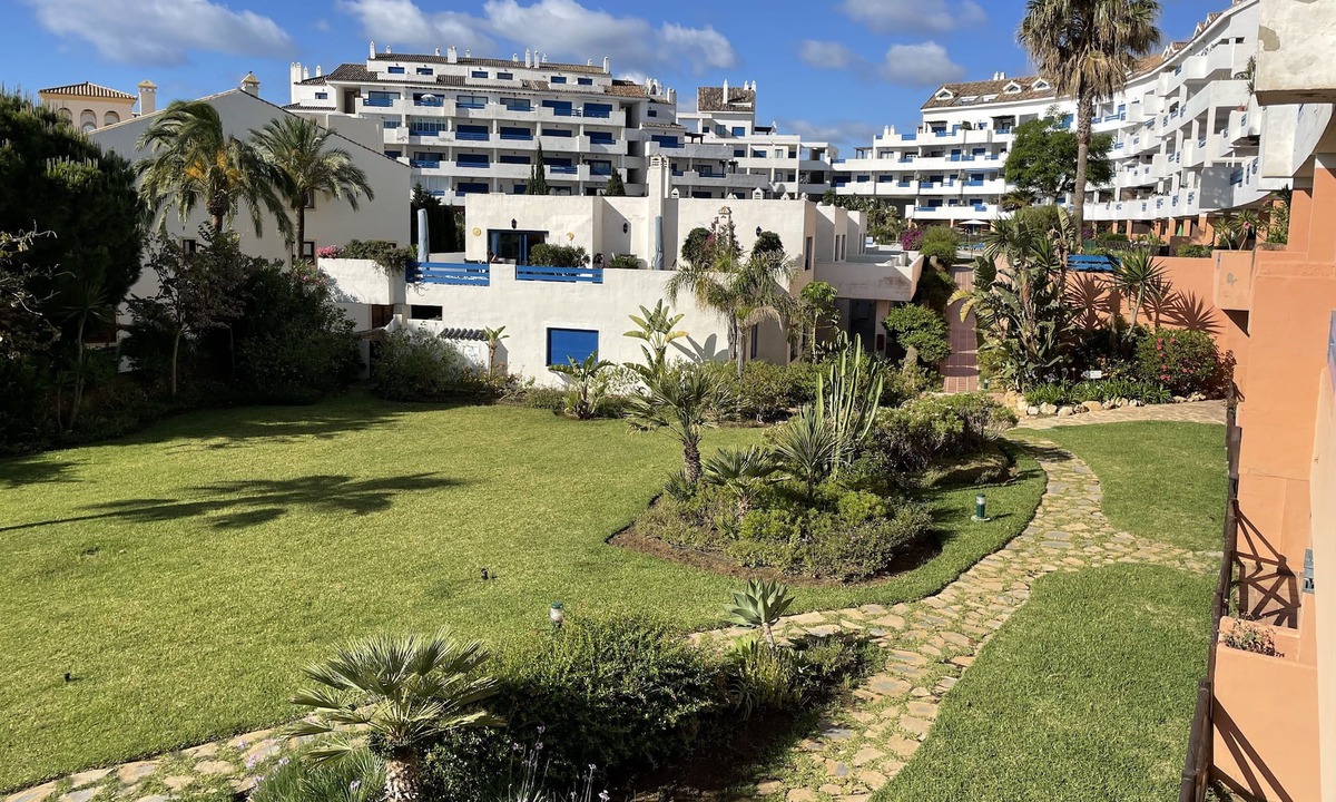 Castillo de Sabinillas Apartment | Duquesa Suites Golf and Gardens