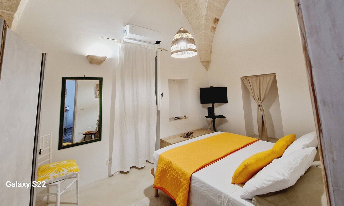 Pezze di Greco House | Dwelling 5 minutes from the sea and the zoo in the center of the town