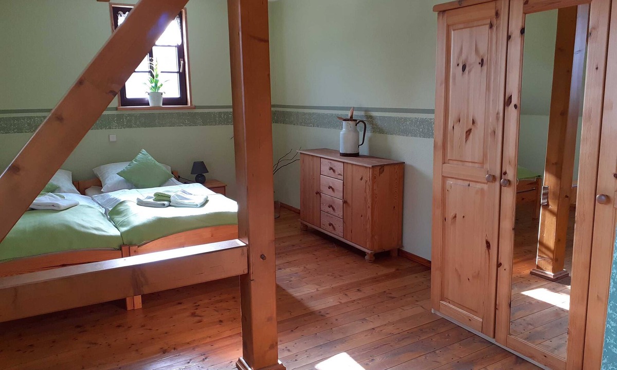Crimmitschau House | DZ Wiesenblick - Lavendelhof - Die Idyllische Landpension