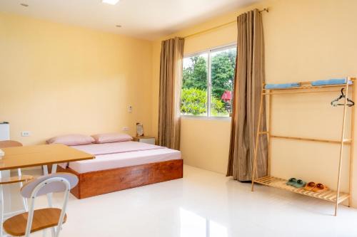 Dumaguete Apartment | E and C Tourist Inn Regular Room A