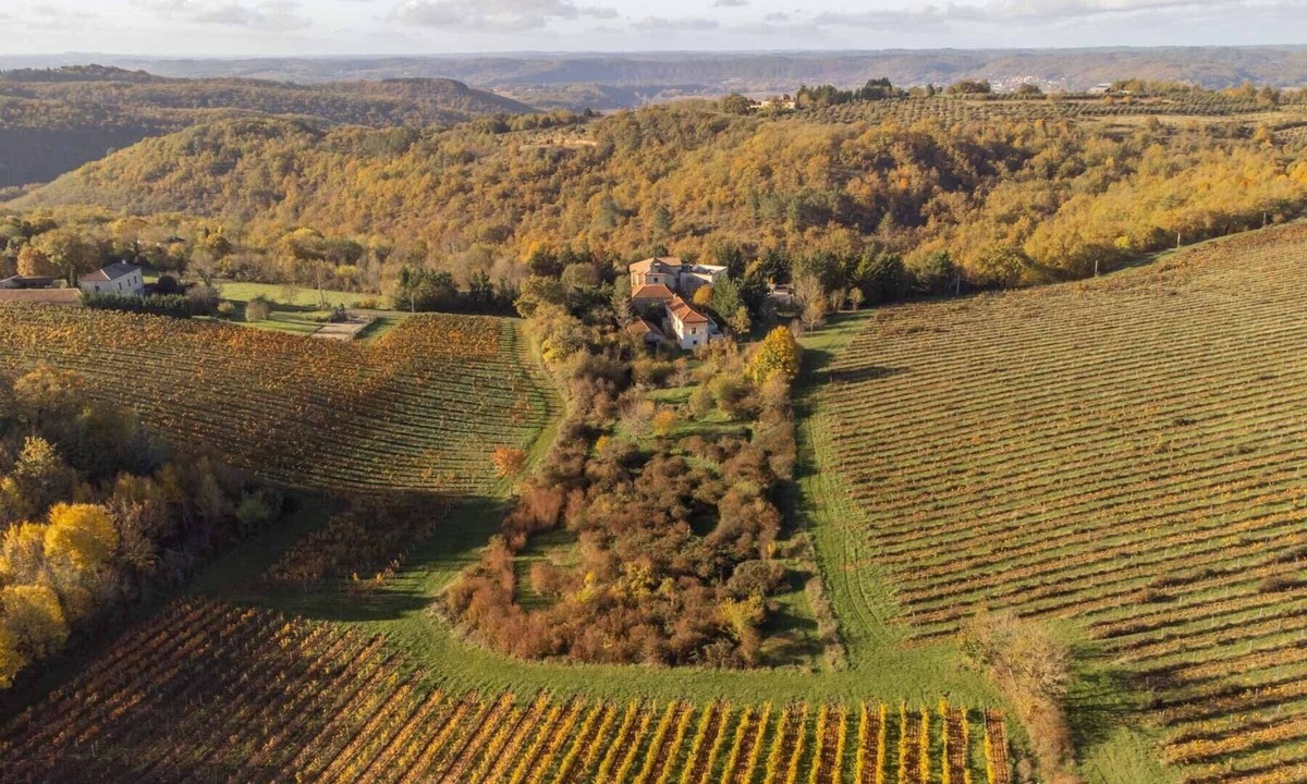 Floressas House | Each at Their Own Pace, Together – 2 Self-Contained Cottages in a One-Hectare Park (5/8 ppl)