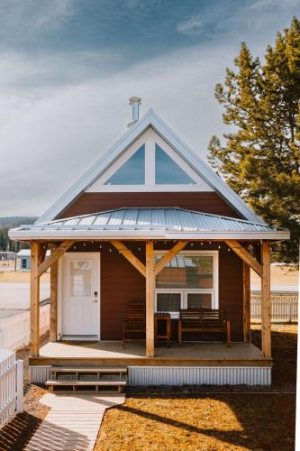 Nordegg House | Eagle - Cozy tiny home with mountain views