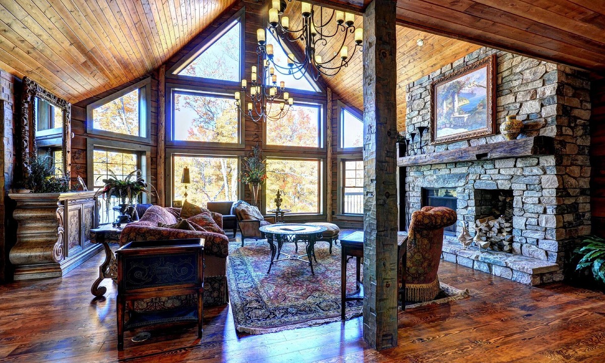 Eagle Lake Cottage | Eagle Lake Adventure Log Cabin in the Haliburton Highlands.