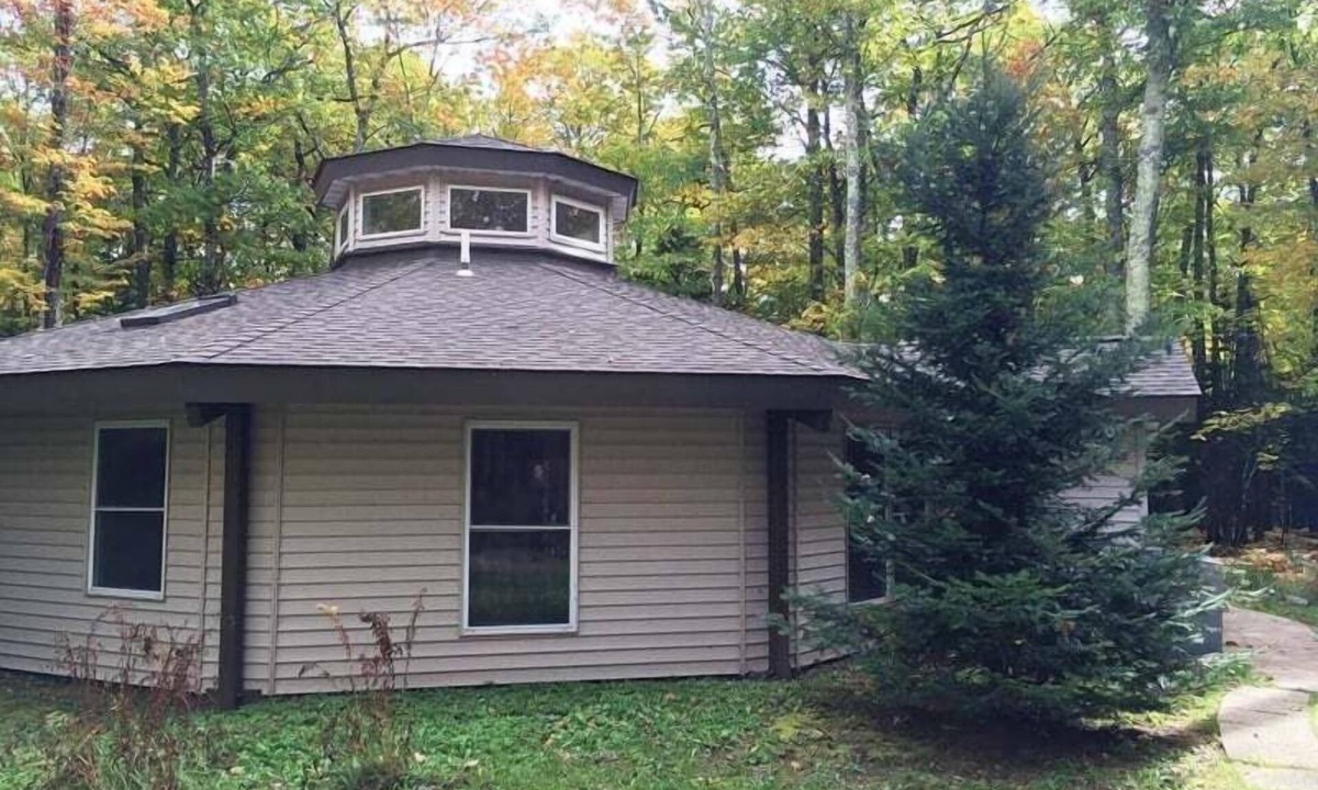 La Pointe Cabin | Eagle Moon on Madeline Island