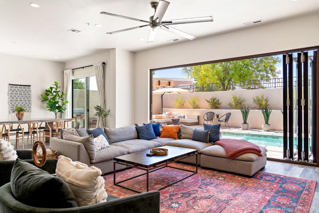 Washington House | Eagle On The 8th 2283 - 7 Bed, Private Pool- Hot Tub With Mounta