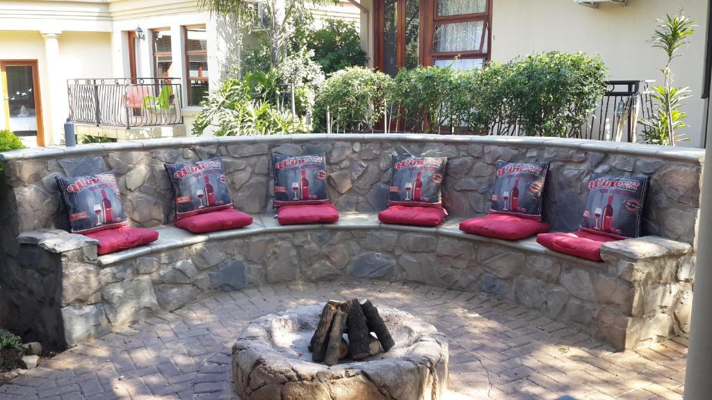 Kempton Park House | Eagle Rock Executive Guest House