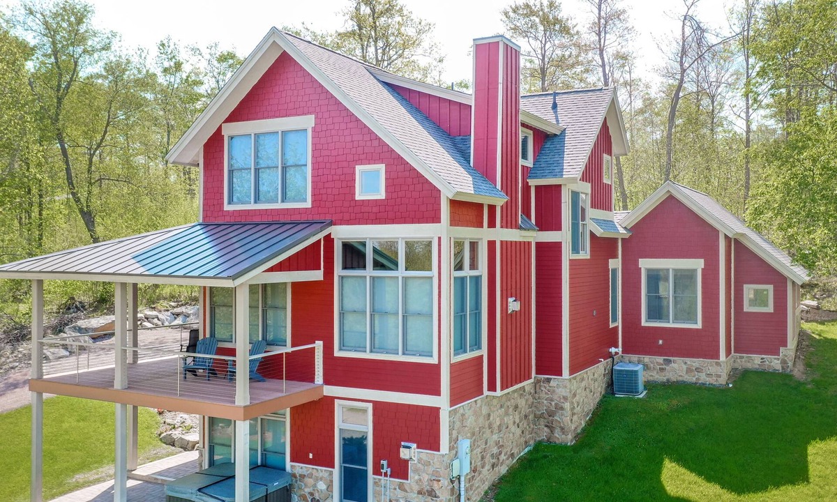 McHenry House | Eagle's Rest | Close to Ski Slopes, Rafting + Golf