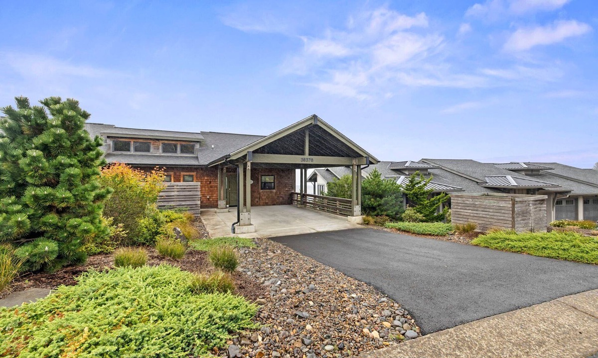 Pacific City House | Eagle's View - Luxury townhome. Amazing views.