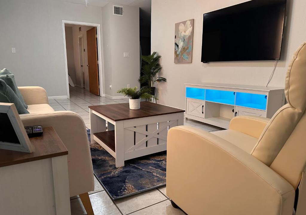 Eagle Pass Apartment | Eagle Stay 13