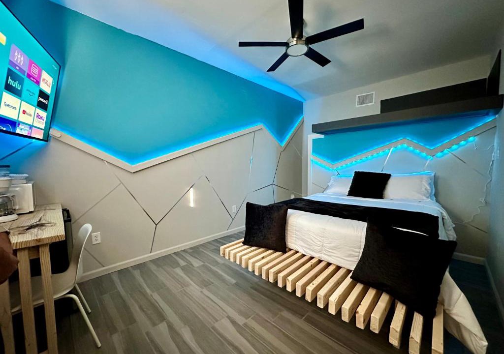 Eagle Pass Apartment | Eagle Stay Dainty Studio