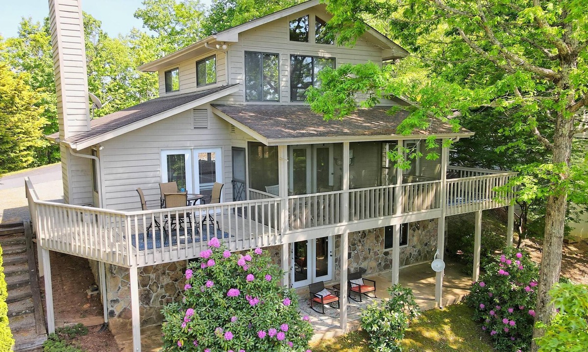 Eagles View Cabin | Eagles View Mountaintop Retreat