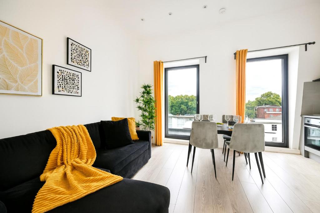 Ealing Apartment | Ealing Broadway Apartment- Great Transport Links