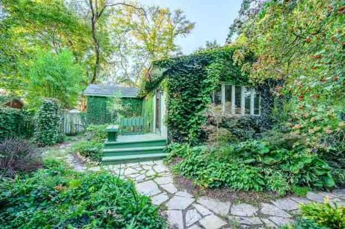 Wheaton House | Earthy Hobbit Jungle with Privacy & Serenity