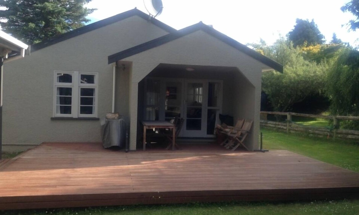 Naseby House | Eask Street Holiday Home