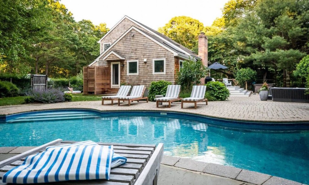 East Hampton North House | East Hampton Estate for 10, Pool Open! Sauna, Chef`s Kitchen, Outdoor Fireplace