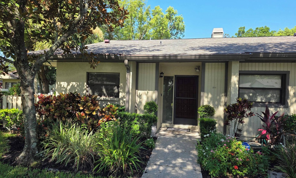 Quail Forest Villa | East Lake Woodlands Villa EZ Living! 1 Level Fresh & Handicap Accessible.