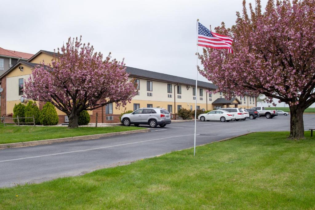 Witmer Hotel | Eastbrook Inn