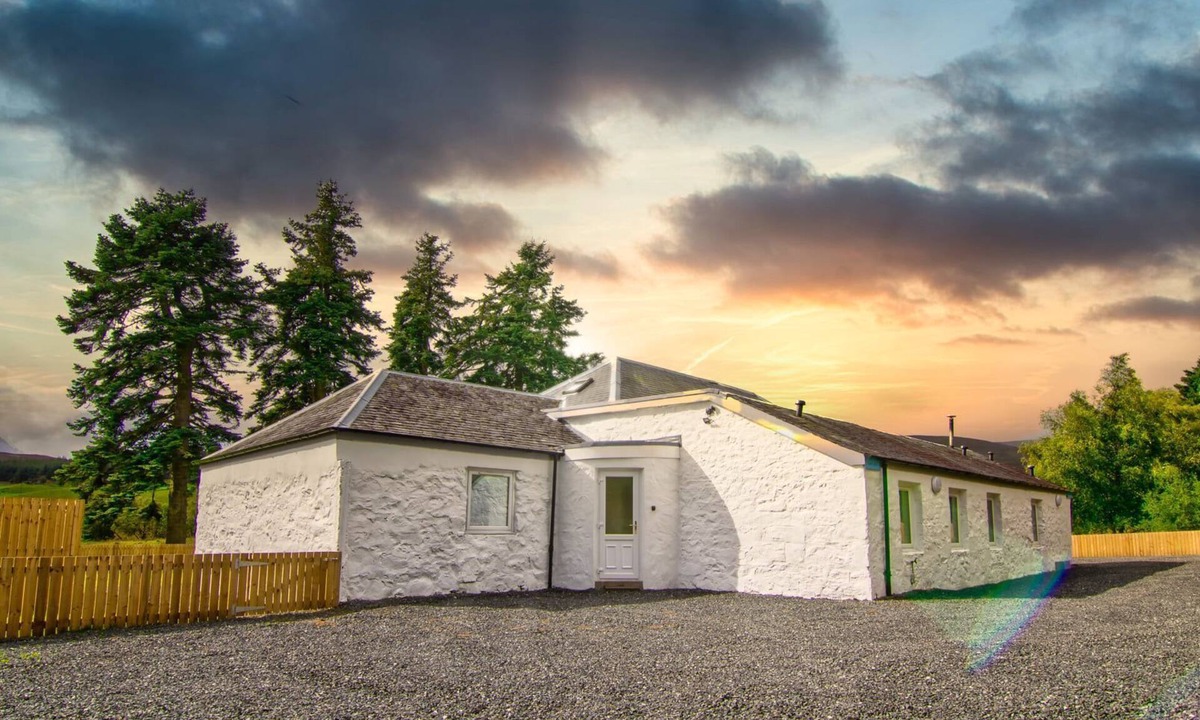 Blairgowrie Apartment | Easter Caiplich - a holiday cottage that sleeps 6 guests in 3 bedrooms