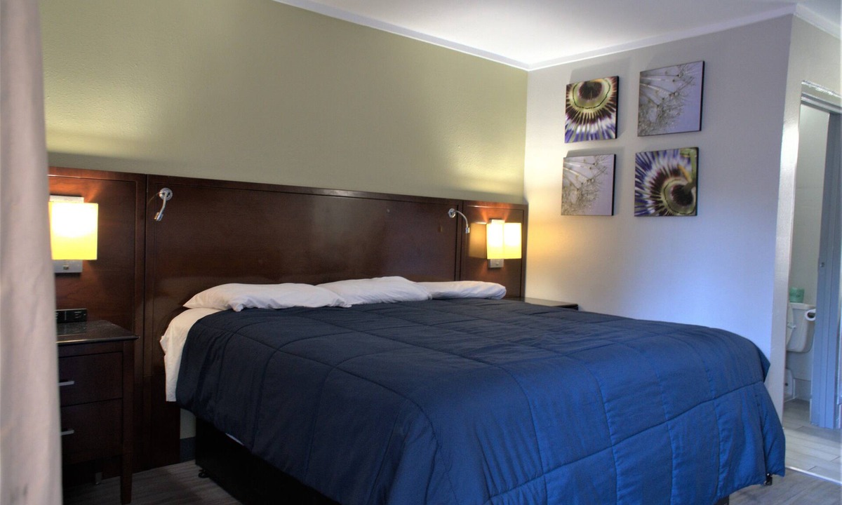 Daphne Hotel | Eastern Shore Motel