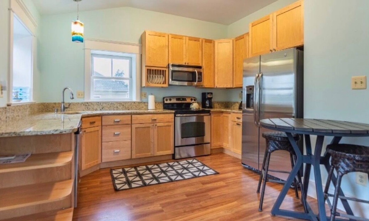 Eastport Apartment | Eastport Hideaway - Perfect little guesthouse for 2