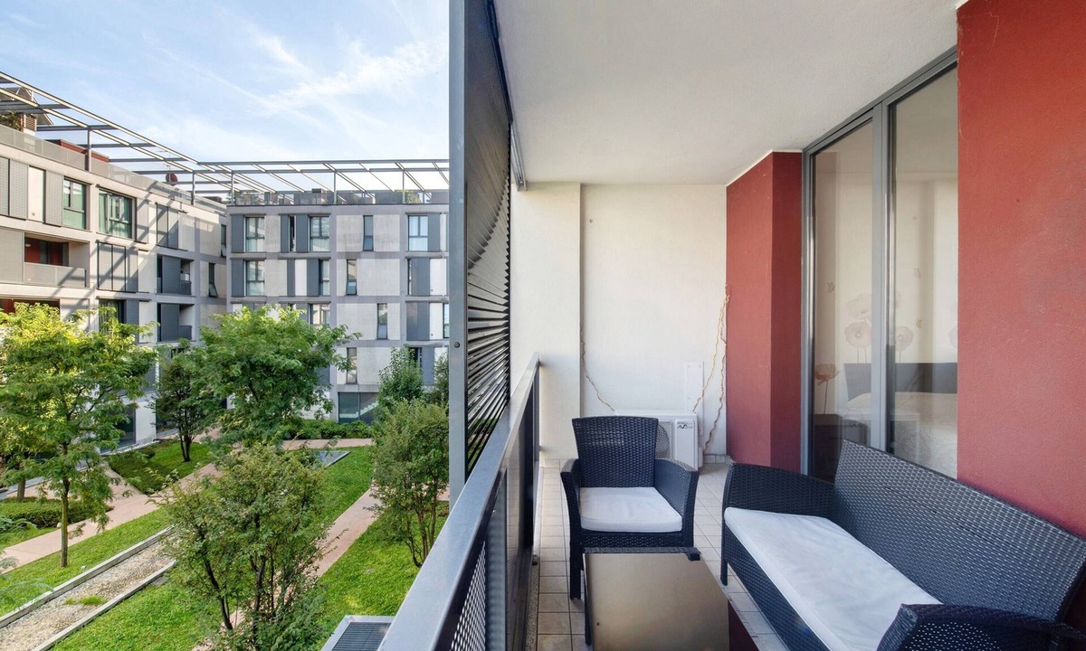 Albate Apartment | 'Easy Como Stay Apartment with Parking' – Shared Terrace, Wi-Fi & Air Conditioning