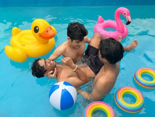 Chana Songkhram Hotel | Easy Monday Pool Capsule Hotel - Old Town Bangkok