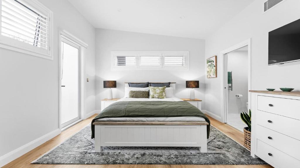 Ettalong Beach House | Easy Stroll - Ettalong Beach