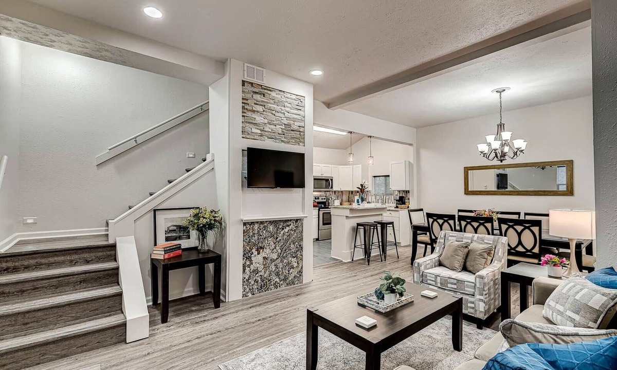 Babe Denny House | Easy Walk To LucasOil, Conv.Ctr., Gainbridge, Dwntn