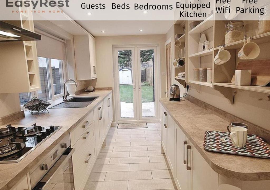 Pinchbeck Apartment | EasyRest Spalding - 6 Beds & Free Parking - Central & Quiet Location - Entire Spacious House