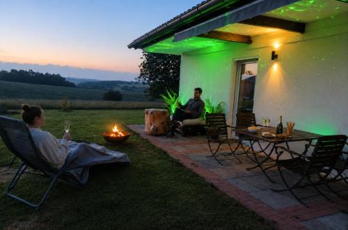 Frankenberg House | Ebenerdiges Ferienhaus auf 24000 qm mit Sauna, Weitblick & Terrassen - NaturZentral