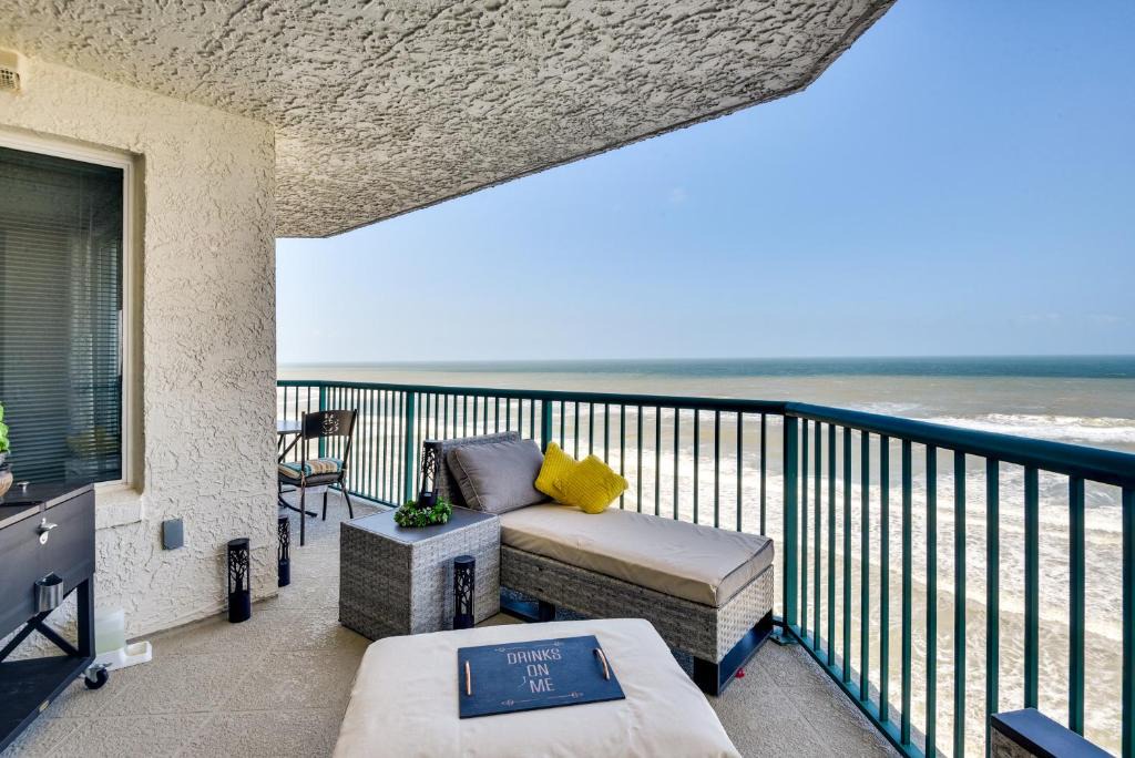 Daytona Beach House | Eclectic Daytona Beach Condo w/Breathtaking View!
