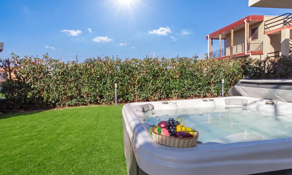 Agnone Bagni Apartment | Eclisse House Few Steps From The Sea, Augusta, Italy