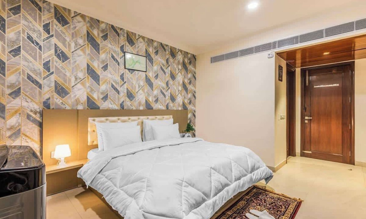 Sector 40 Apartment | Eco-friendly vibes, cozy space
