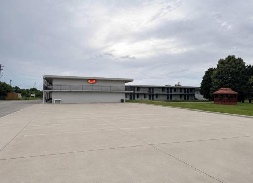 Calhoun Hotel | Econo Lodge Calhoun South