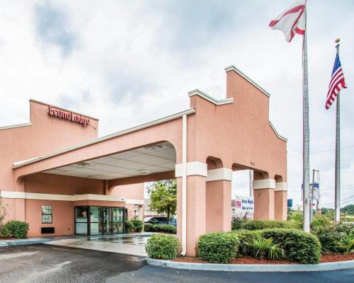 Dothan Cabin | Econo Lodge Dothan West