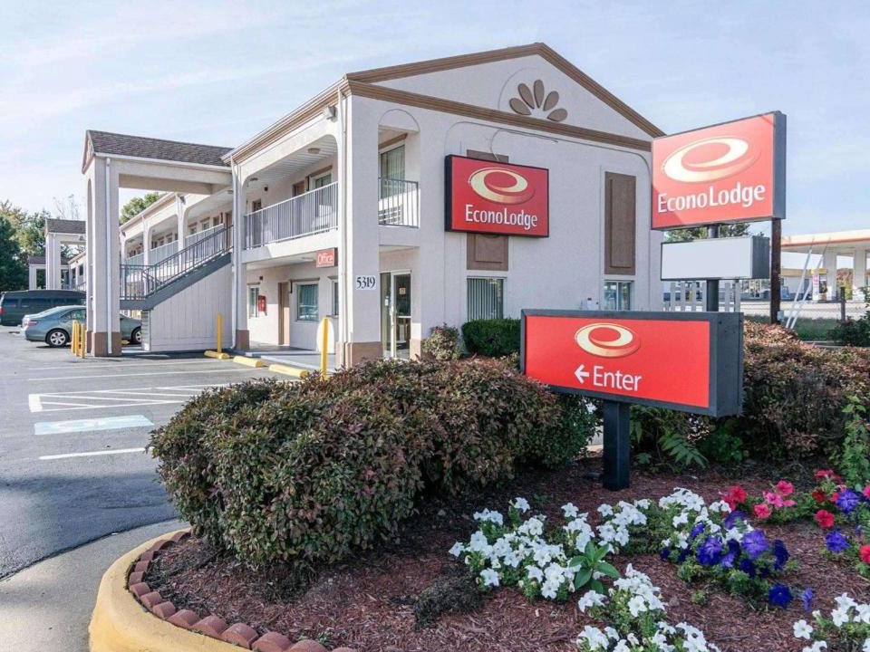 Fredericksburg Cabin | Econo Lodge Fredericksburg near I-95