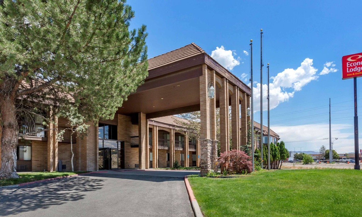 Sandy Hotel | Econo Lodge Inn & Suites