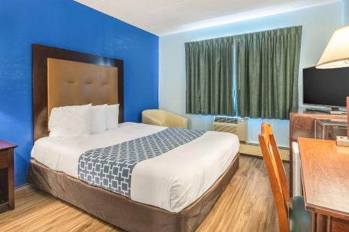 Windsor Locks Hotel | Econo Lodge Inn & Suites Windsor Locks Bradley Airport