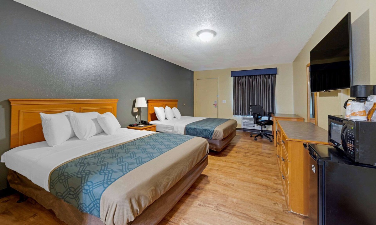 Pryor Hotel | Econo Lodge Pryor
