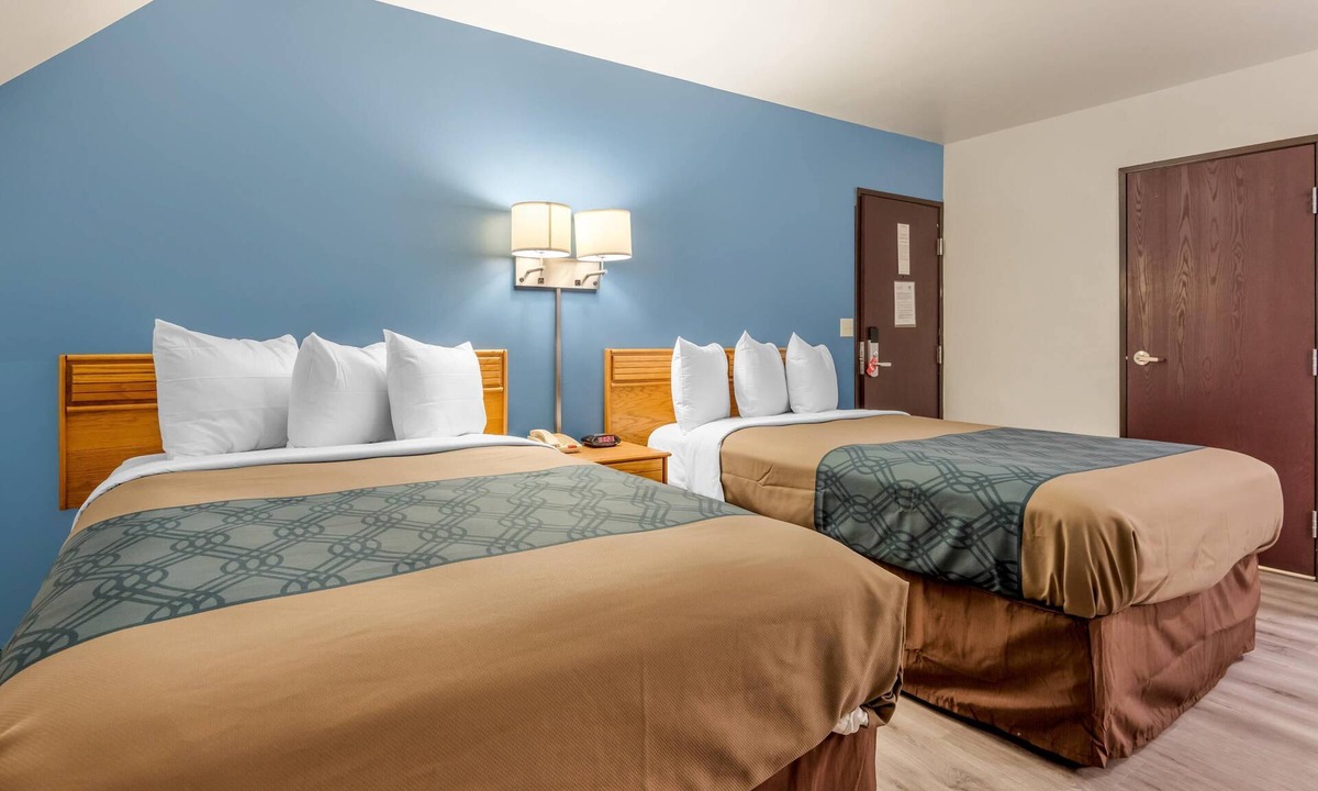 St. Albans Hotel | Econo Lodge Saint Albans