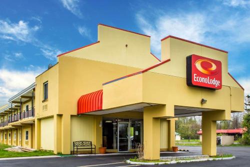 Brockport Cabin | Econo Lodge