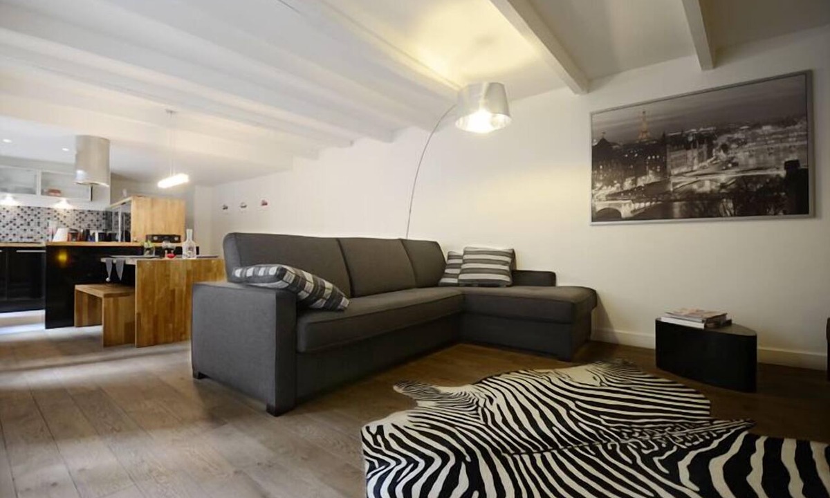 Quartier de la Place-Vendome Apartment | Ecrin à Bijoux - Central and Charming apartment with A/C in historical property