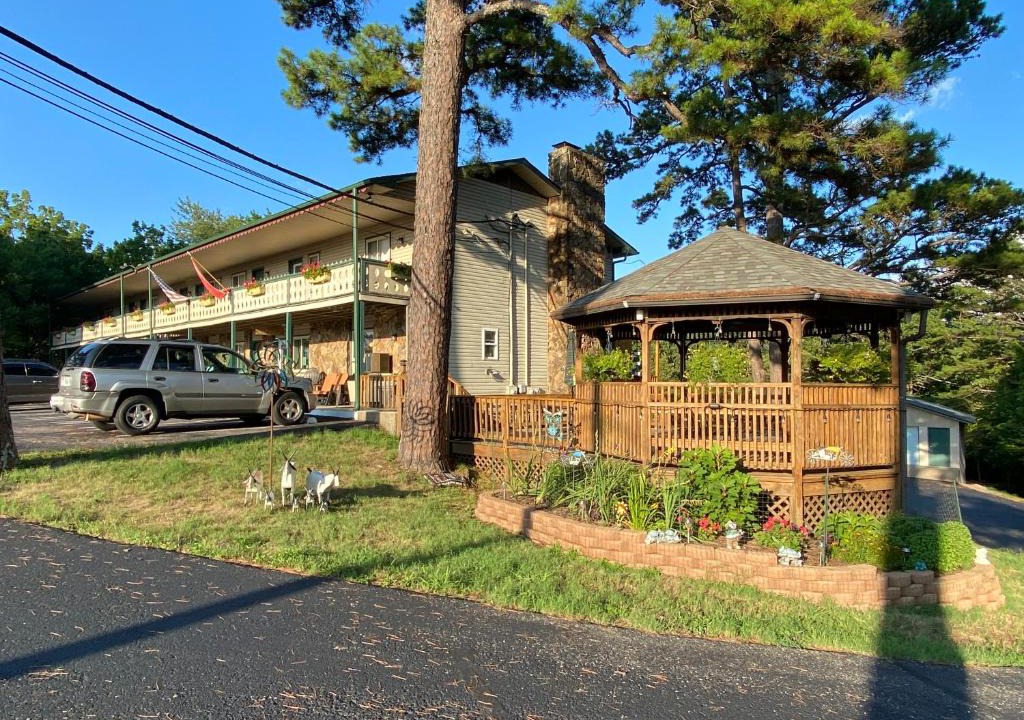 Eureka Springs Hotel | Edelweiss Inn