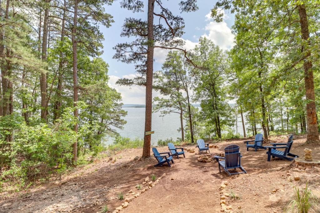 Edgemont House | Edgemont Waterfront Cabin Rental w/Beach Access!