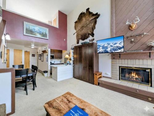 Lakeside Village House | Edgewater 1448 by SummitCove Lodging in Colorado