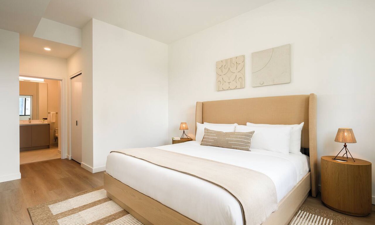 Midtown Apartment | Edgewater 2BR Luxury Suite | Balcony + Pool & Gym | Sense28 by AvantStay