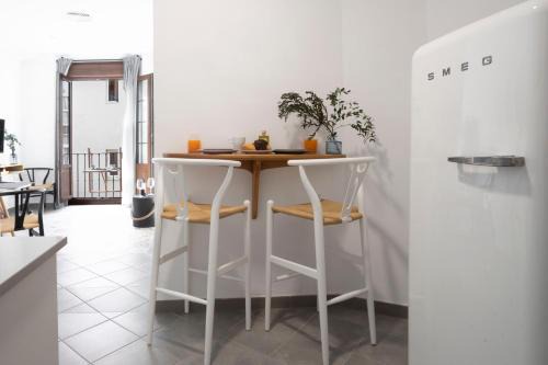 La Victoria Apartment | Edificio Conde 7- Plaza de la Merced by Málaga Planners