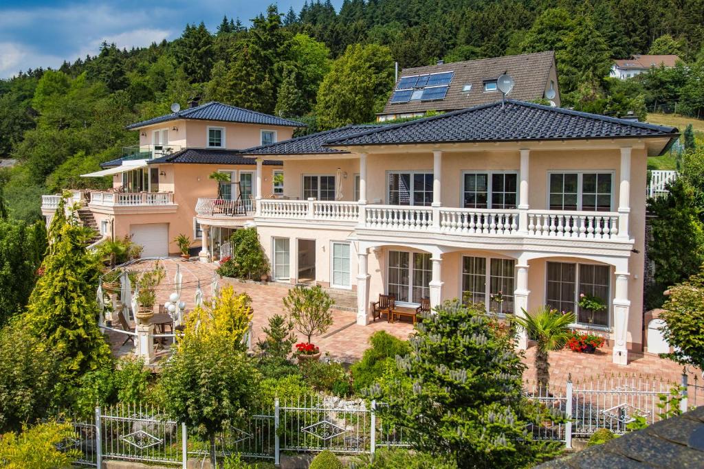 Adenau Villa | Eifelpalace SB5 am Nürburgring