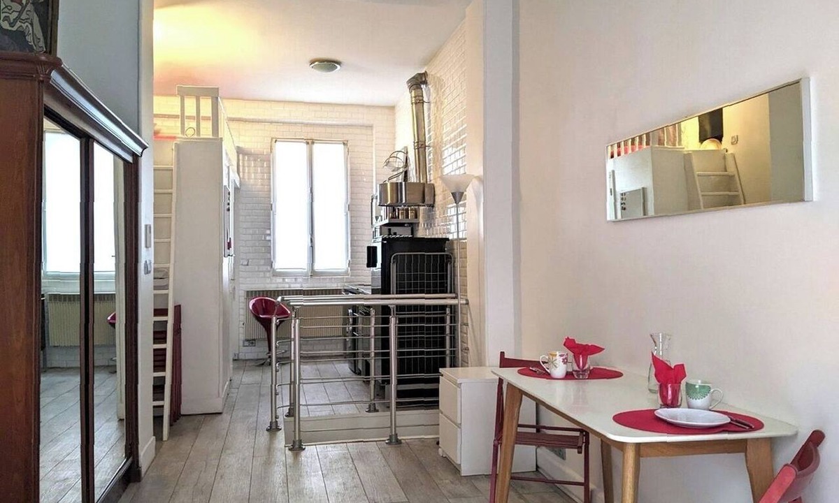 Faubourg Saint-Germain Condo | Eiffel Tower - Duplex & private patio - Centre of Paris